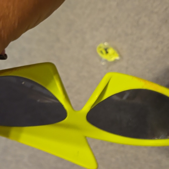 Vintage sunglasses - Picture 4 of 4